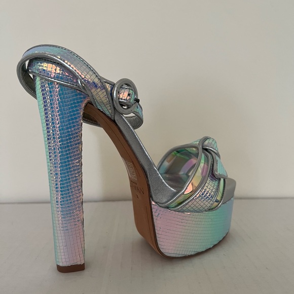Alexandre Birman Clarita Metallic Leather Platform Sandals - Picture 9 of 15